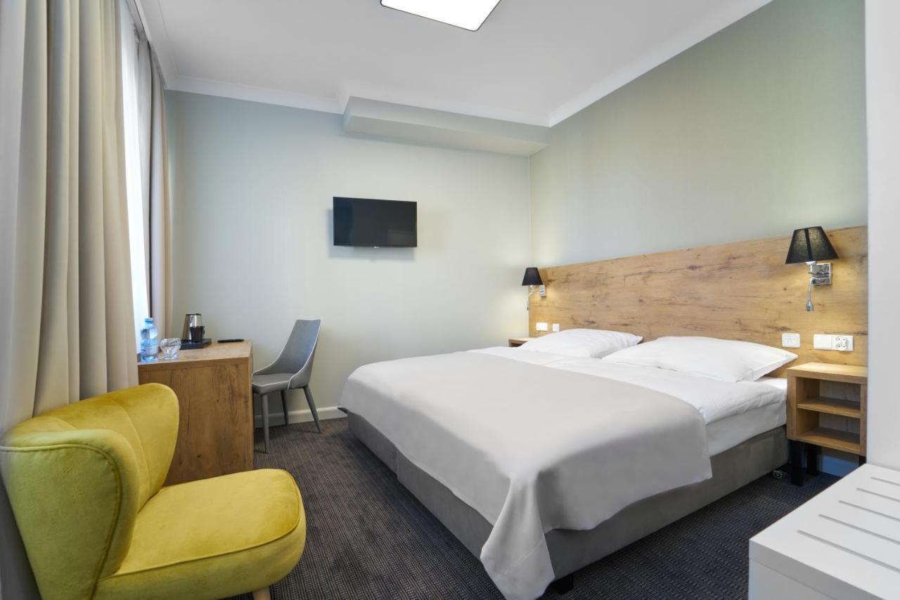 Dom Zdrojowy Aparthotel เยเลเนียกูรา ภายนอก รูปภาพ